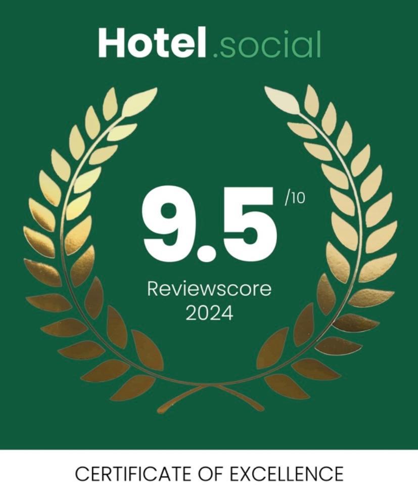 Suburban Studios By Choice Hotels - Award Winning - New 2024 - Walk To Eateries & Grocery - Ultra Sparkling - Garden Rooms - Designer Lighting & Right Off I-95 - Proudly An All American Managed Property 不伦瑞克 外观 照片